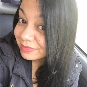 Meet your Posher, Julissa